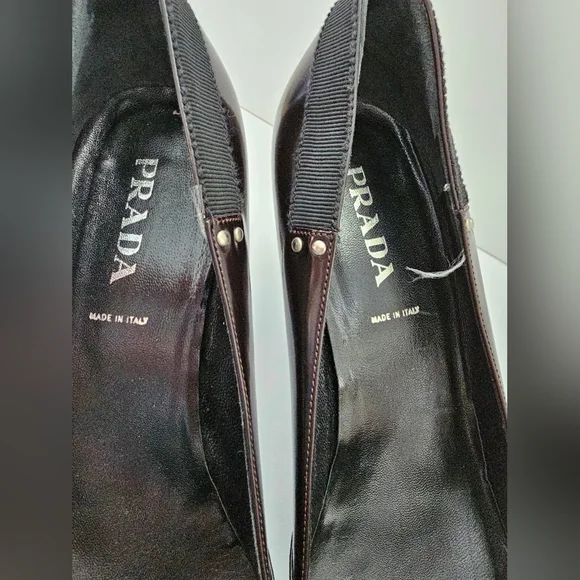 Prada Dark Brown/Black Leather Raw-Edge Trim Pumps Size 40 - Picture 4 of 13
